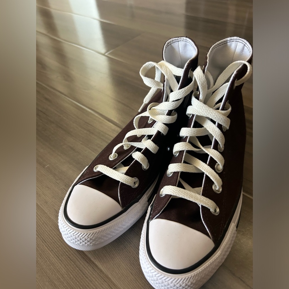Converse high top, brown color